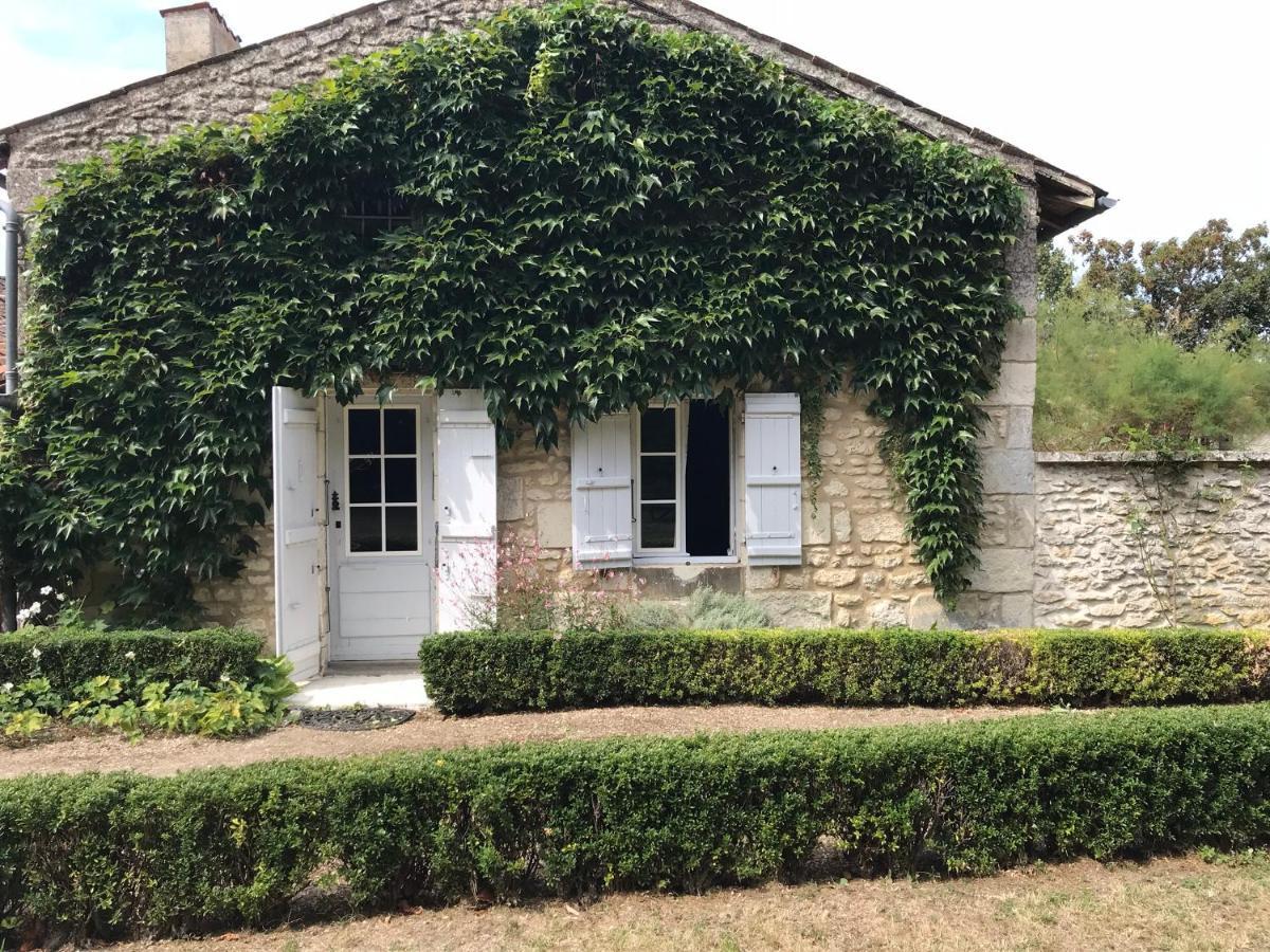 La Laiterie Du Logis Bed and Breakfast Chaniers Exteriör bild